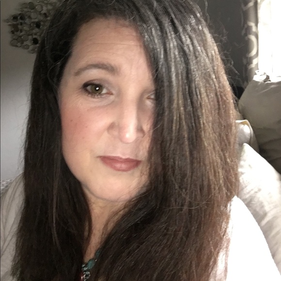 Meet your Posher, Deborah - Picture 1 of 1